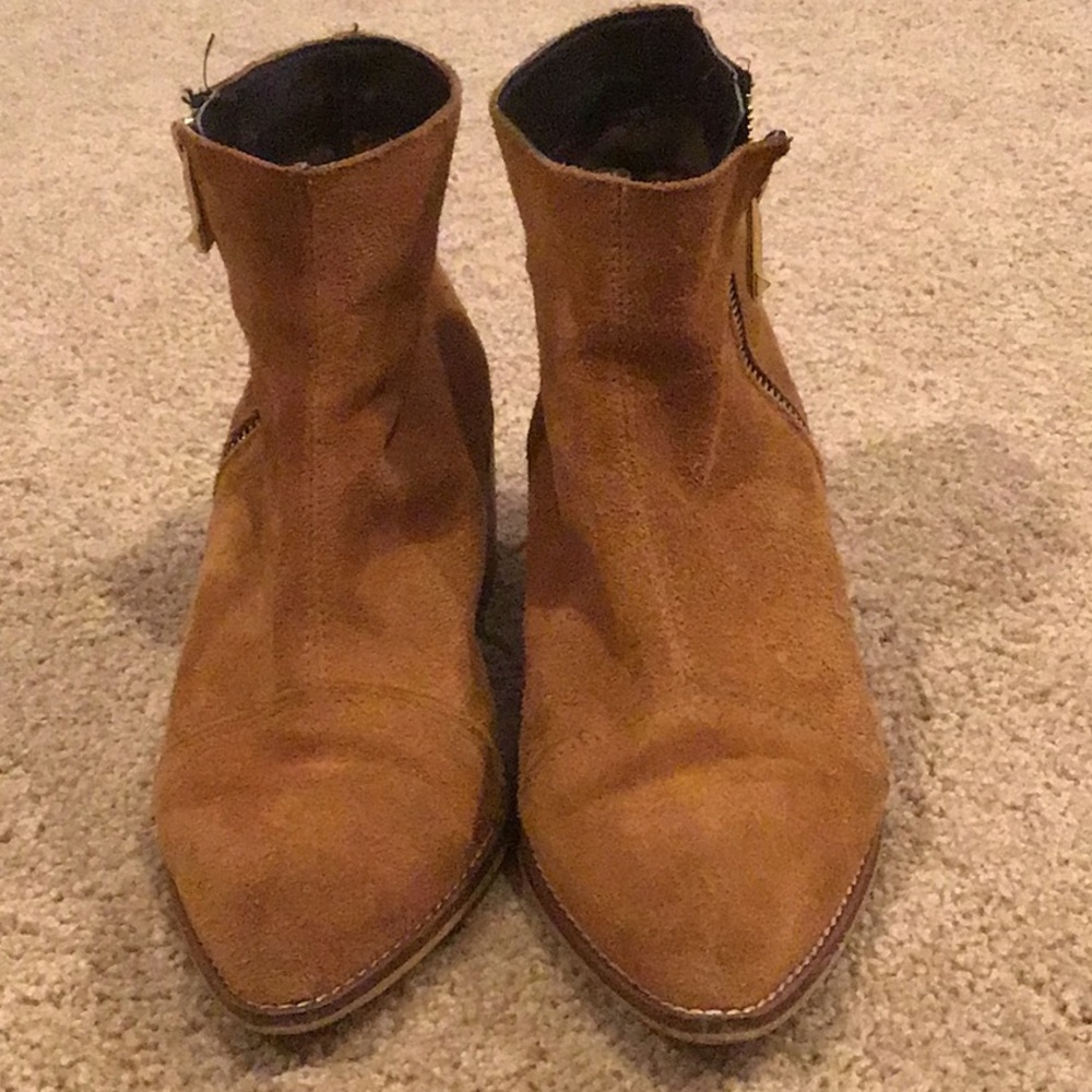 Report signature ankle boots!
